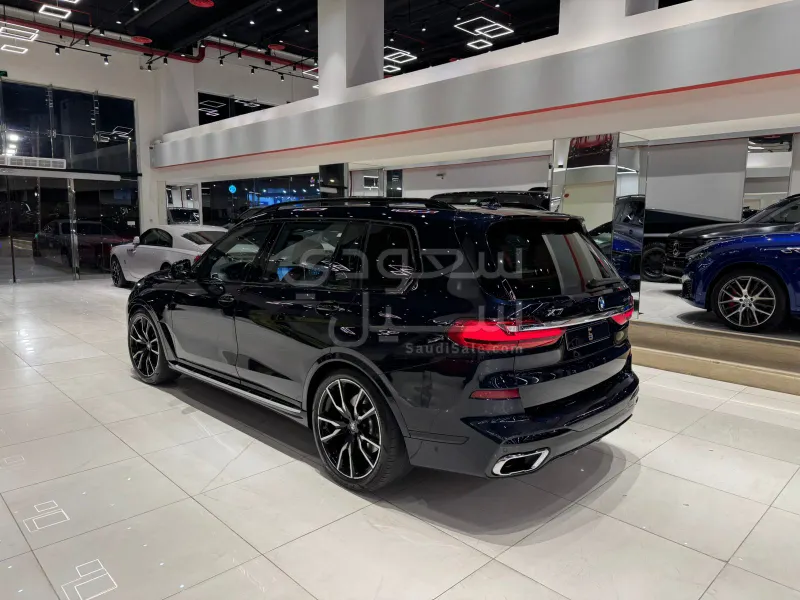 2022 بي ام دبليو الفئة اكس 7 إم كت