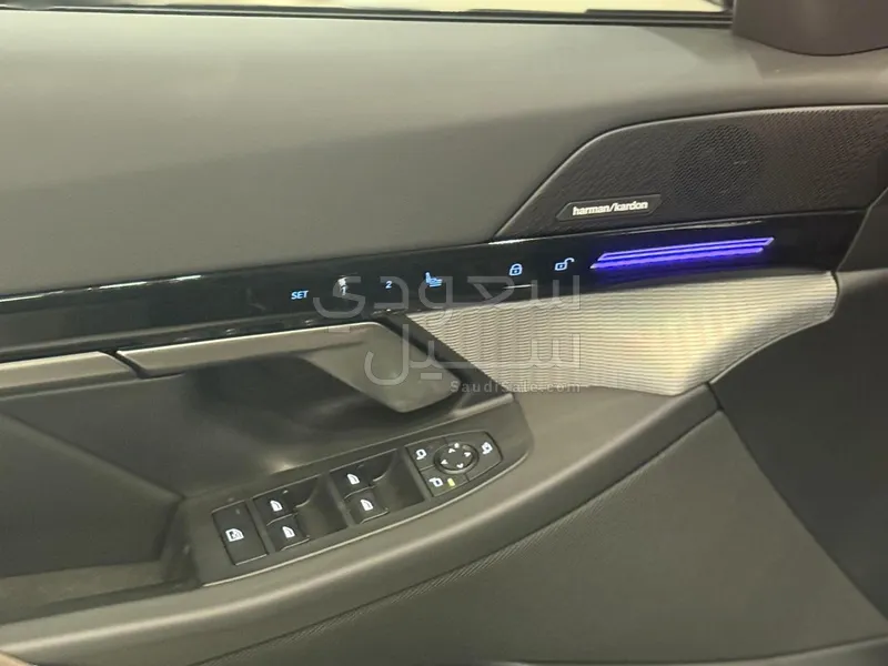 2024 بي ام دبليو الفئة الخامسة 520 أي إم كت