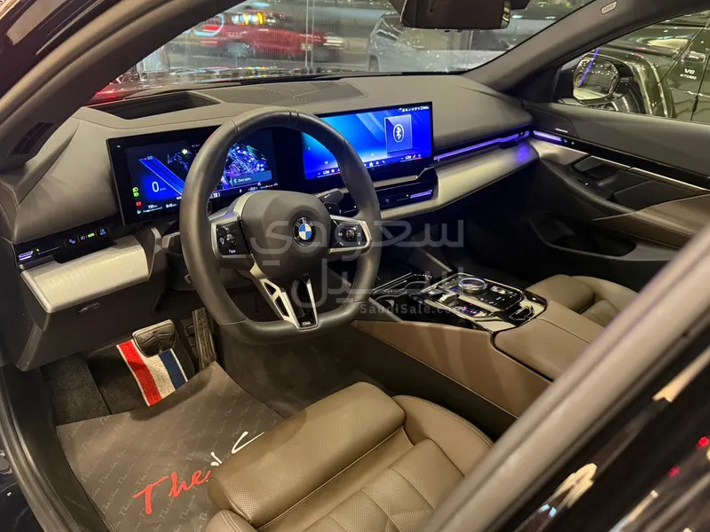 2024 بي ام دبليو الفئة الخامسة 520 أي إم كت