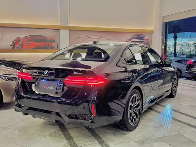 2024 بي ام دبليو الفئة الخامسة 520 أي إم كت