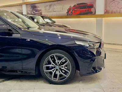 2024 بي ام دبليو الفئة الخامسة 520 أي إم كت