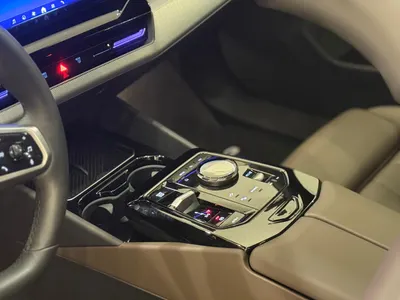 2024 بي ام دبليو الفئة الخامسة 520 أي إم كت