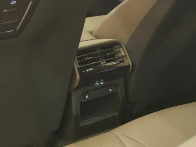 2024 بي ام دبليو الفئة الخامسة 520 أي إم كت