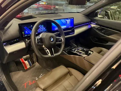 2024 بي ام دبليو الفئة الخامسة 520 أي إم كت