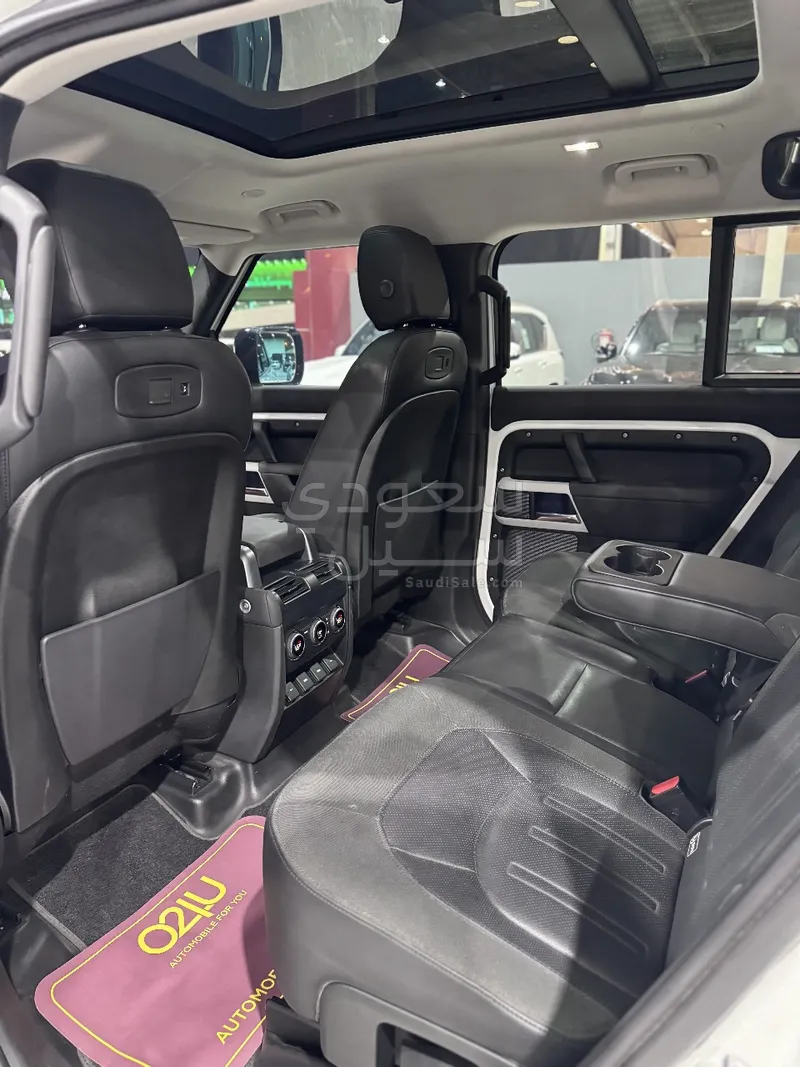 2020 لاند روفر ديفيندر اس اي