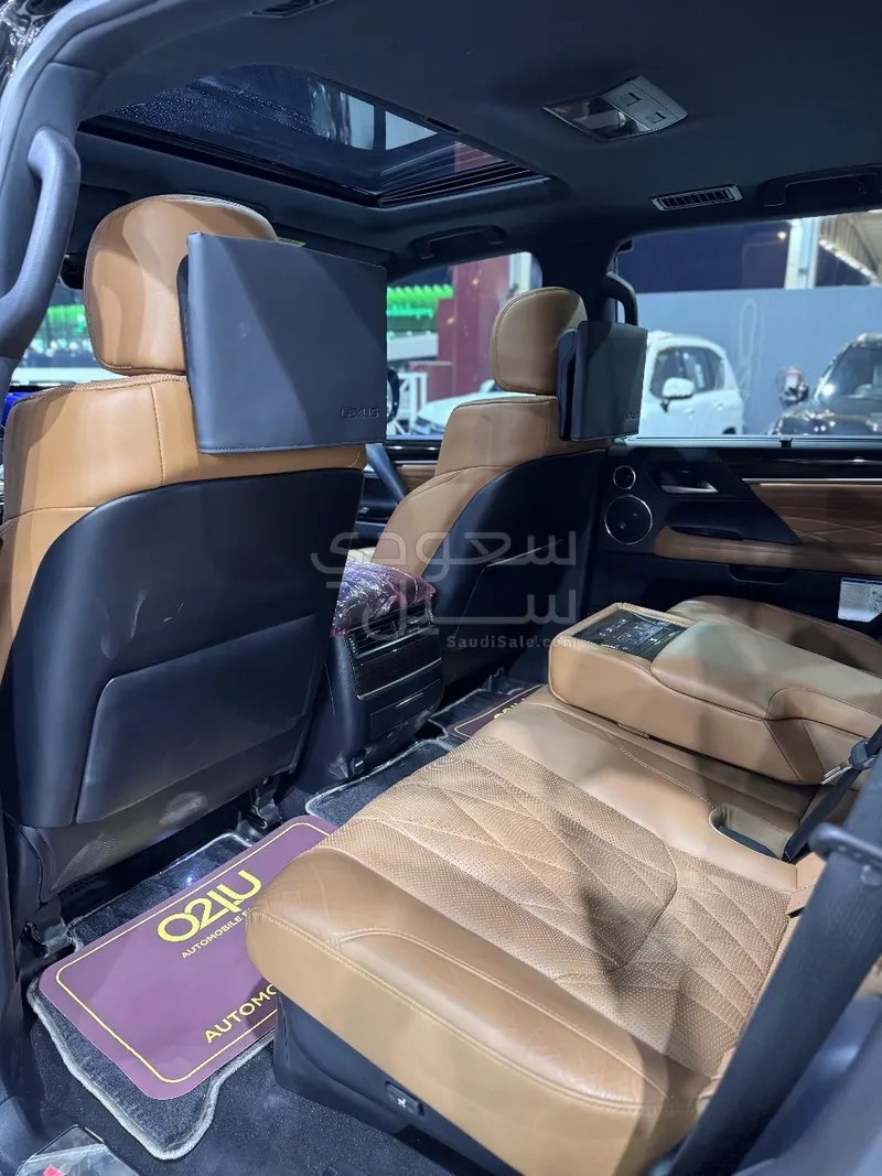 2021 لكزس إل إكس 570 بلاك اديشن