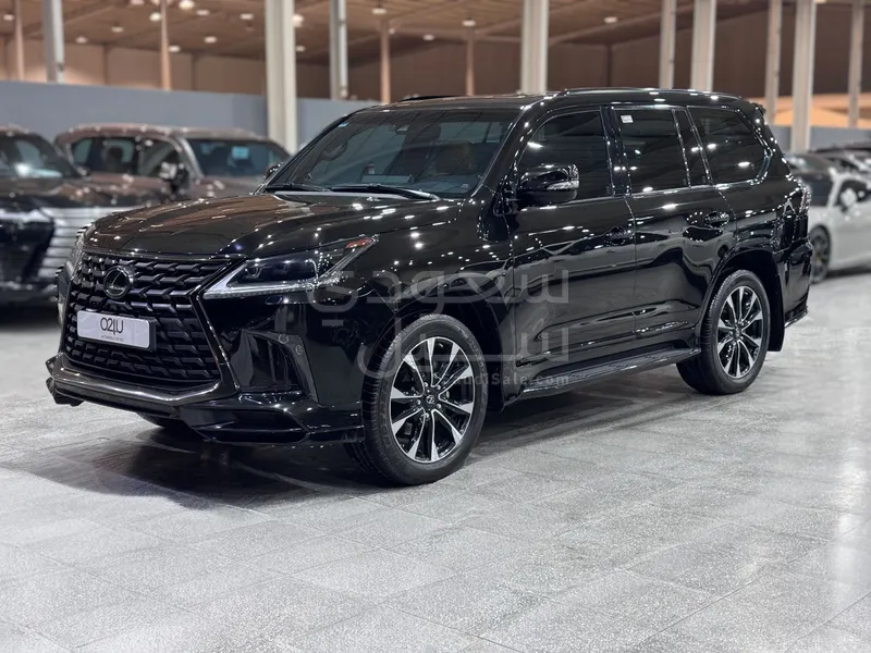 2021 لكزس إل إكس 570 بلاك اديشن