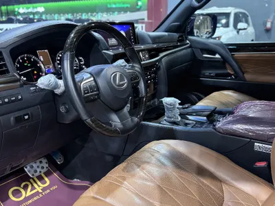 2021 لكزس إل إكس 570 بلاك اديشن