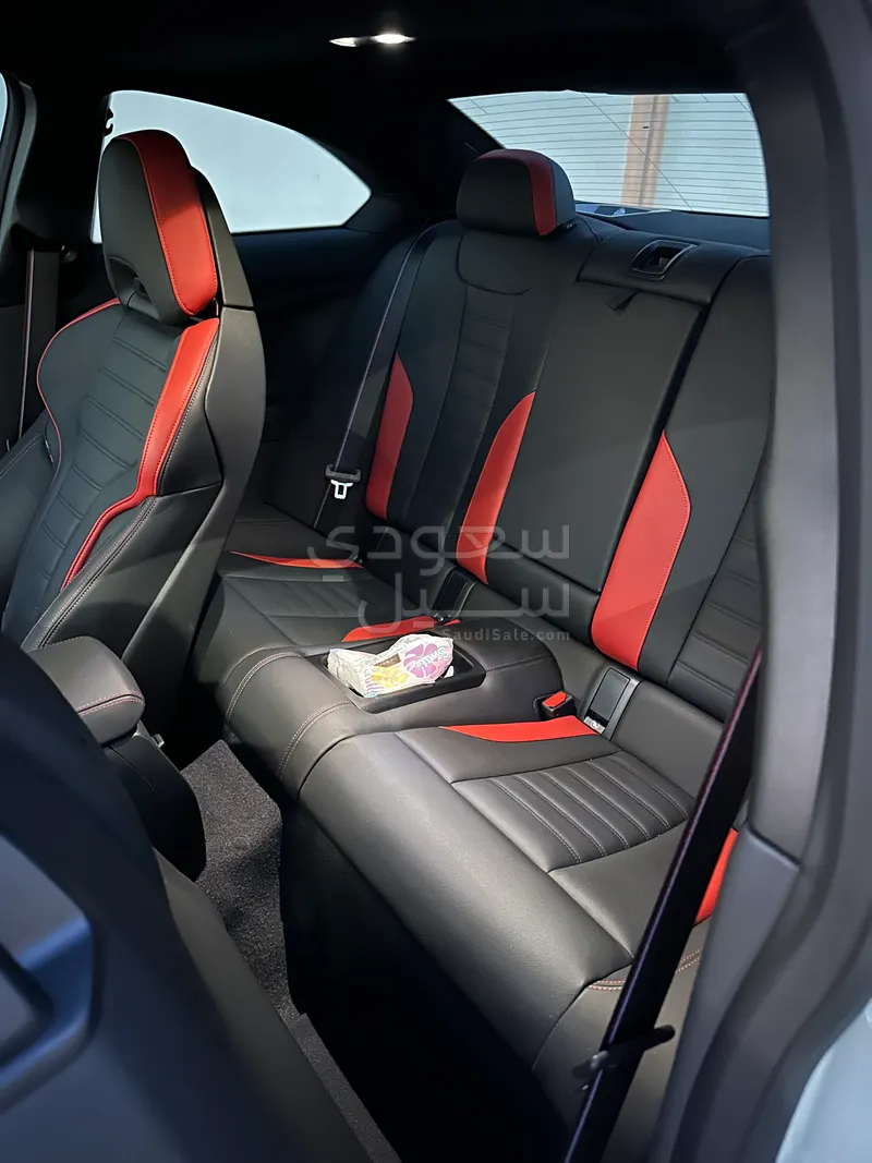 2025 بي ام دبليو الفئة الثانية إم 250 أي