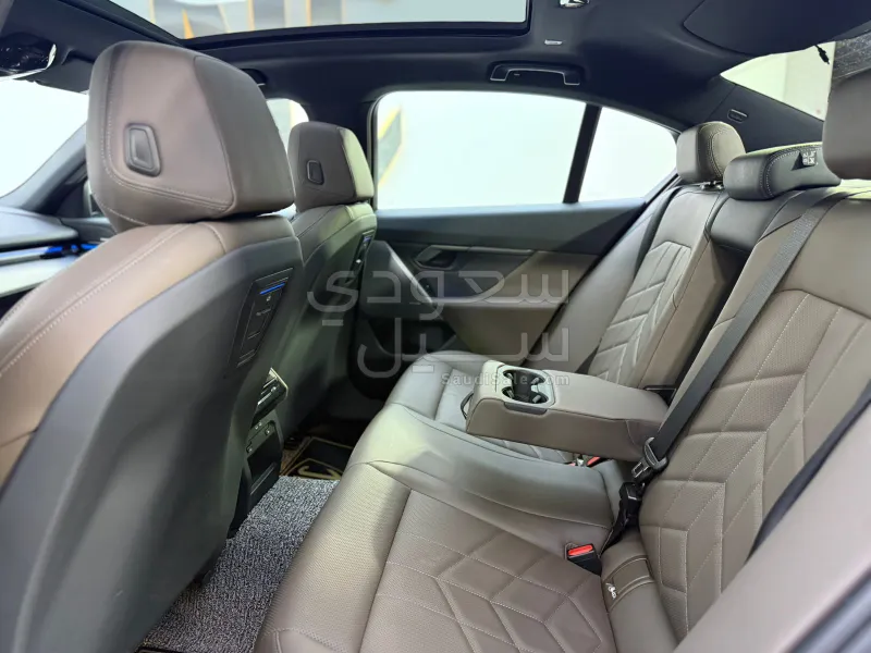 2024 BMW 5 Series 520i