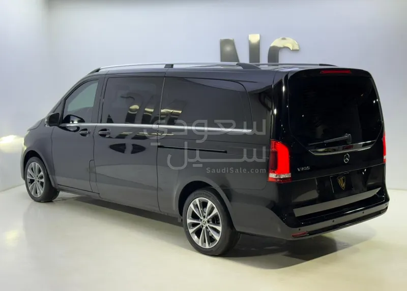 2023 مرسيدس - بنز في 250