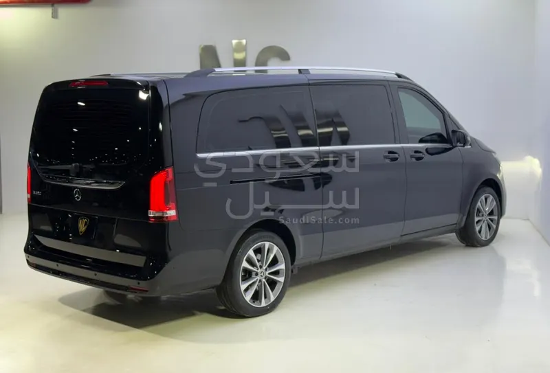 2023 مرسيدس - بنز في 250