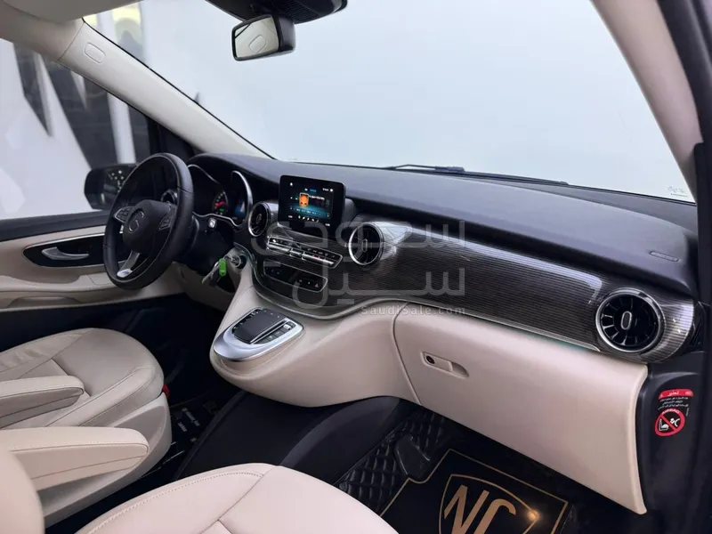 2023 مرسيدس - بنز في 250