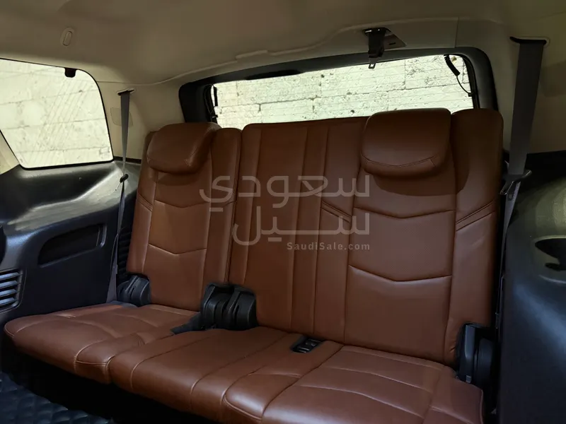 2016 كاديلاك اسكاليد