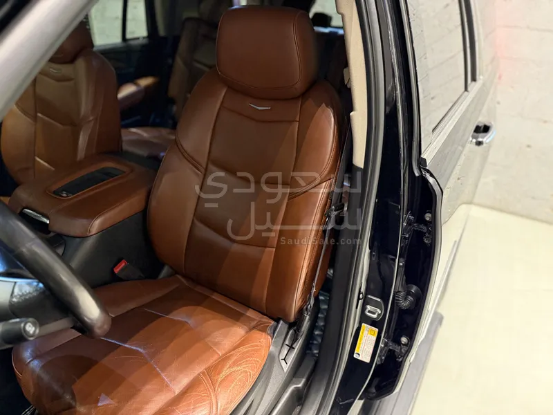 2016 كاديلاك اسكاليد