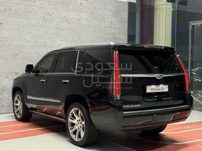 2016 كاديلاك اسكاليد
