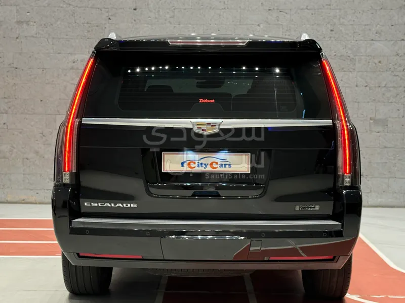 2016 كاديلاك اسكاليد