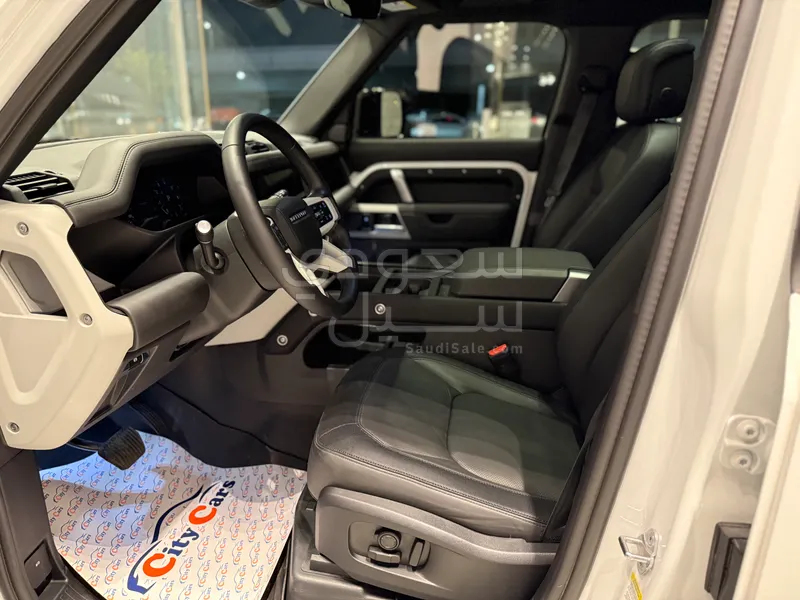 2024 لاند روفر ديفيندر اتش اس اي