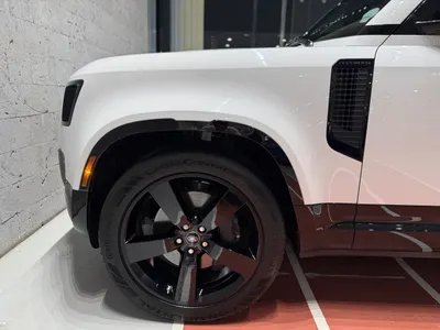 2024 لاند روفر ديفيندر اتش اس اي