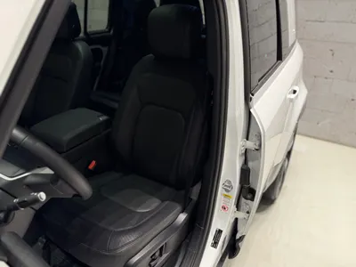 2024 لاند روفر ديفيندر اتش اس اي