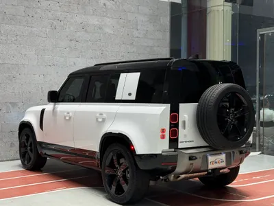 2024 لاند روفر ديفيندر اتش اس اي