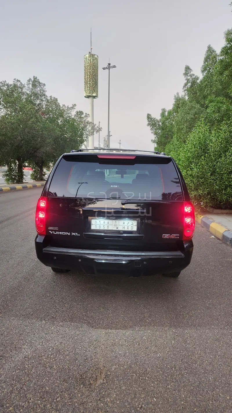 2010 جي ام سي يوكون اكس ال