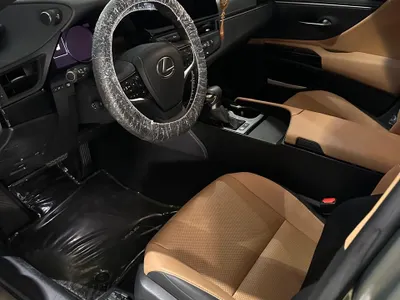2023 لكزس آي إس 300