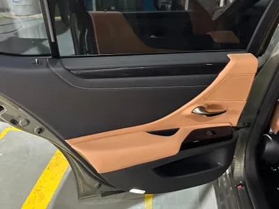 2023 لكزس آي إس 300