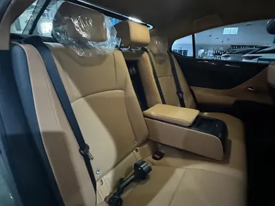 2023 لكزس آي إس 300