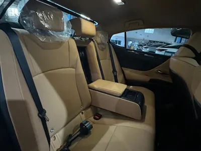 2023 لكزس آي إس 300