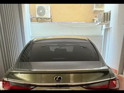 2023 لكزس آي إس 300