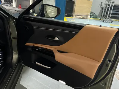 2023 لكزس آي إس 300