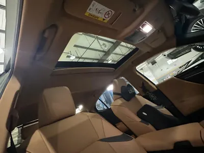 2023 لكزس آي إس 300