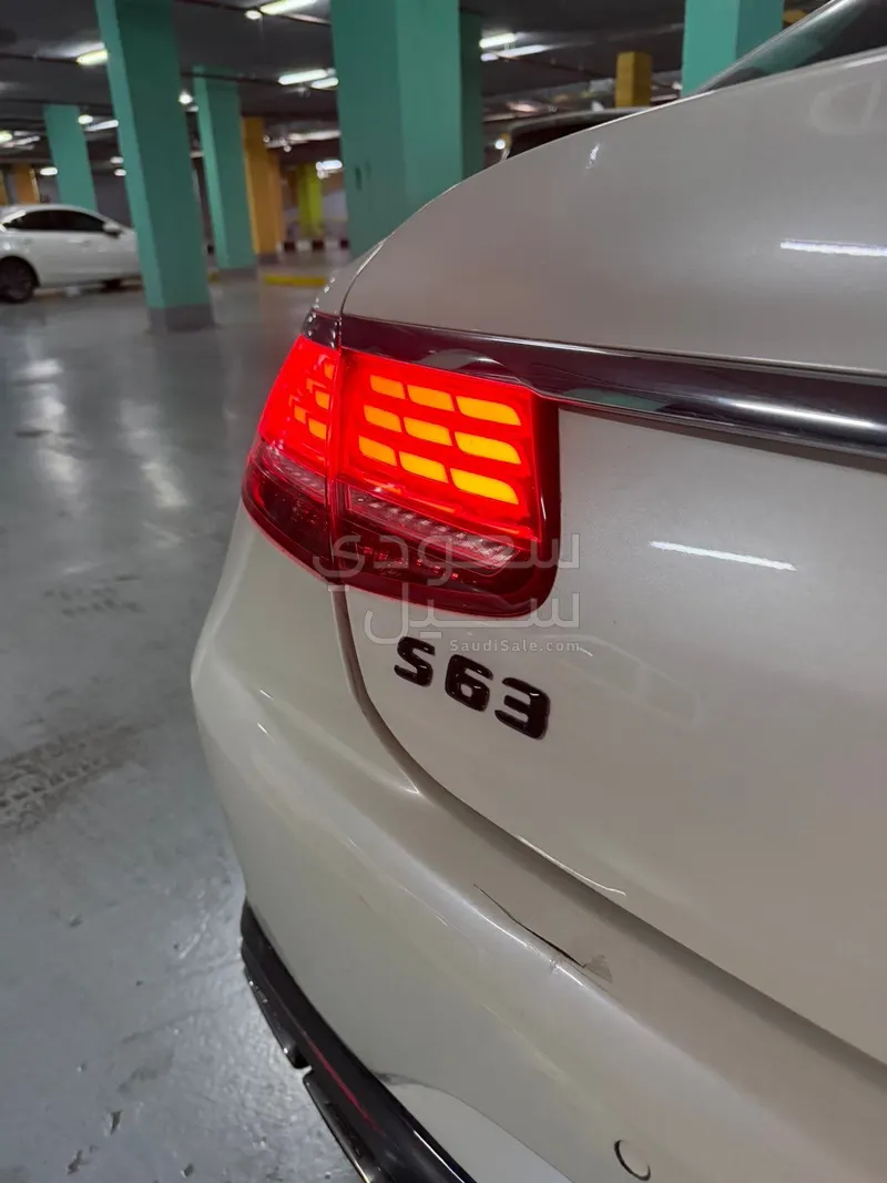 2015 مرسيدس - بنز إس 63 أي إم جي