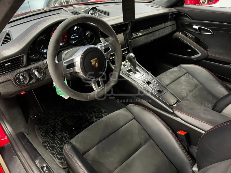 2015 بورش 911 كاريرا جي تي اس