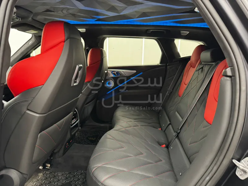 2024 بي ام دبليو اكس ام