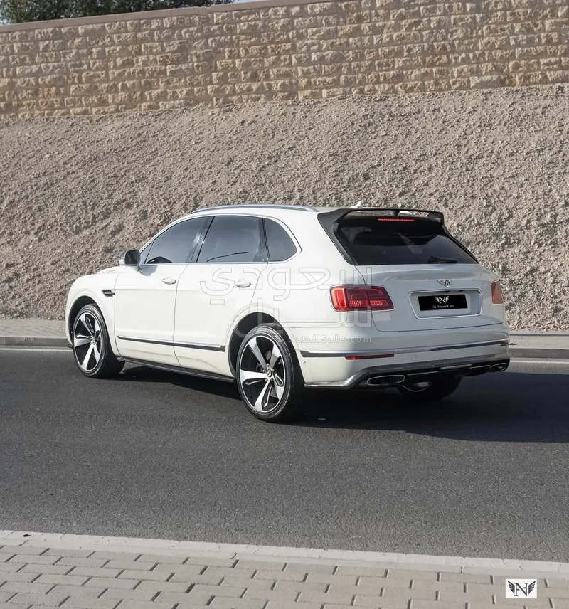 2017 بنتلي بنتايجا