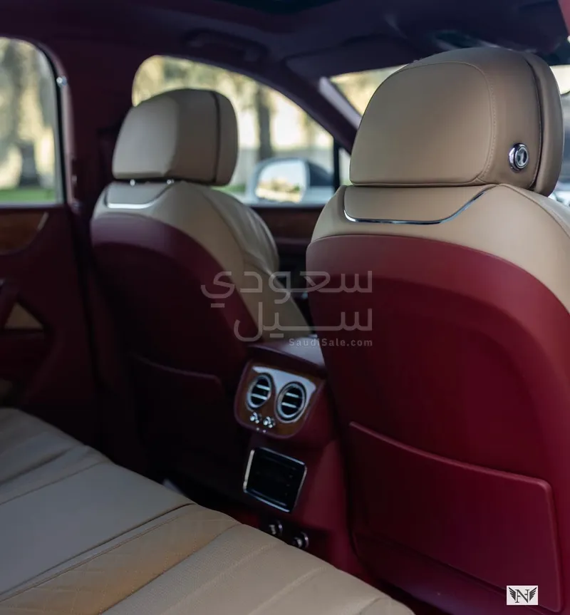 2017 بنتلي بنتايجا