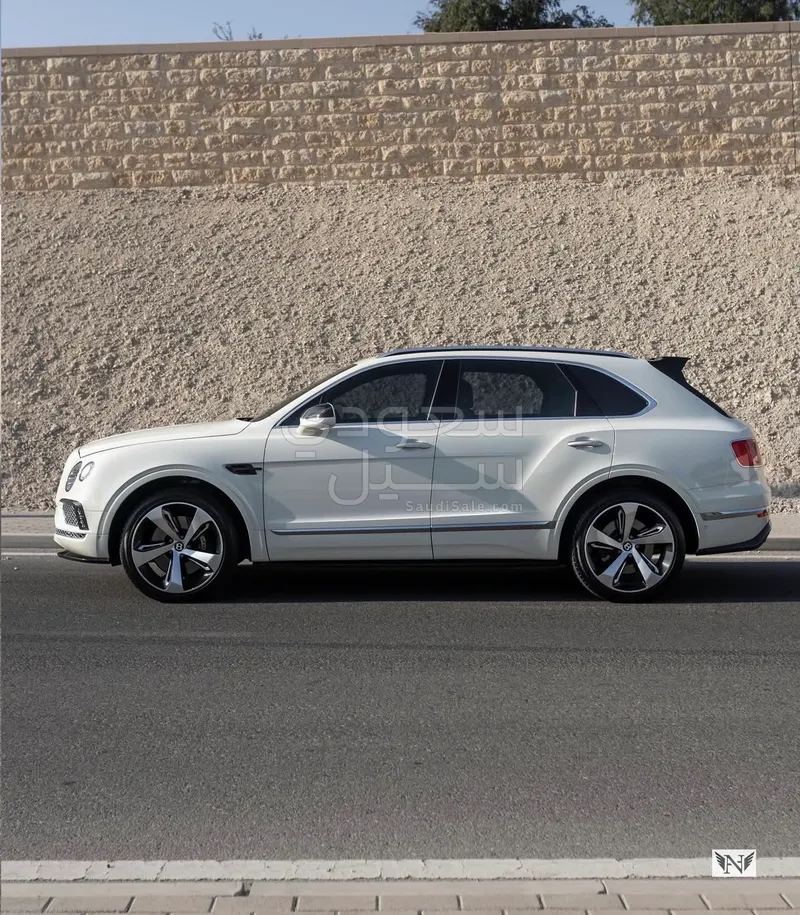 2017 بنتلي بنتايجا