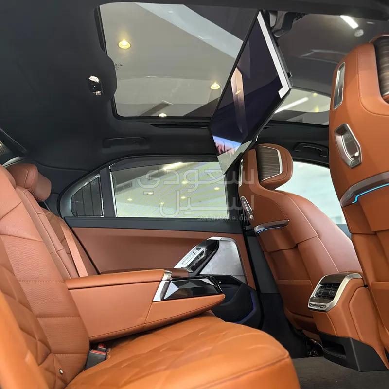 2025 بي ام دبليو الفئة اي