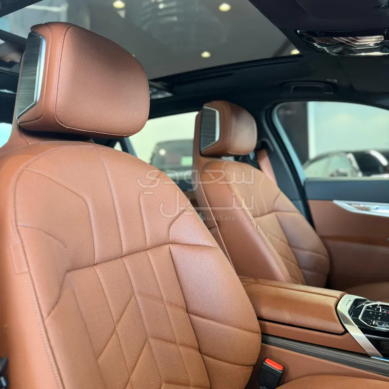 2025 بي ام دبليو الفئة اي