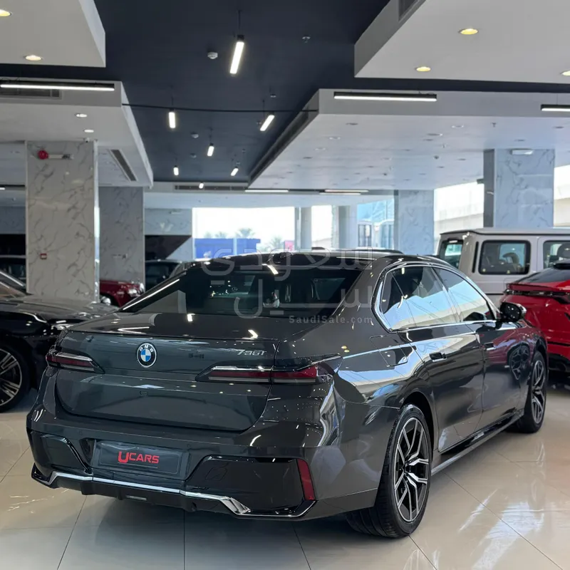 2025 بي ام دبليو الفئة اي