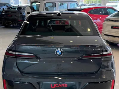 2025 بي ام دبليو الفئة اي