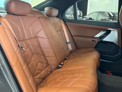 2025 بي ام دبليو الفئة اي