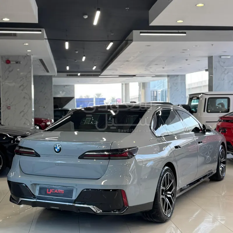 2025 بي ام دبليو الفئة اي