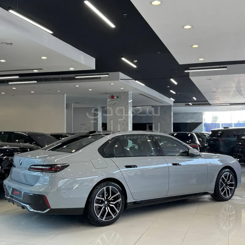 2025 بي ام دبليو الفئة اي