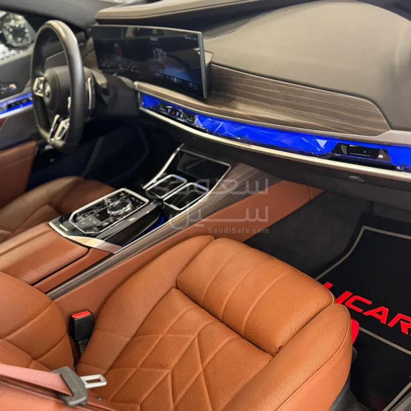 2025 بي ام دبليو الفئة اي