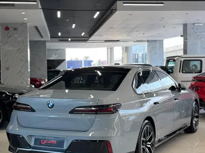 2025 بي ام دبليو الفئة اي