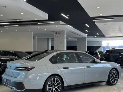 2025 بي ام دبليو الفئة اي