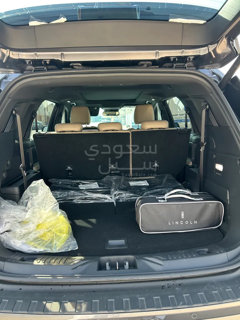 2025 فورد ايفرست اكس ال تي